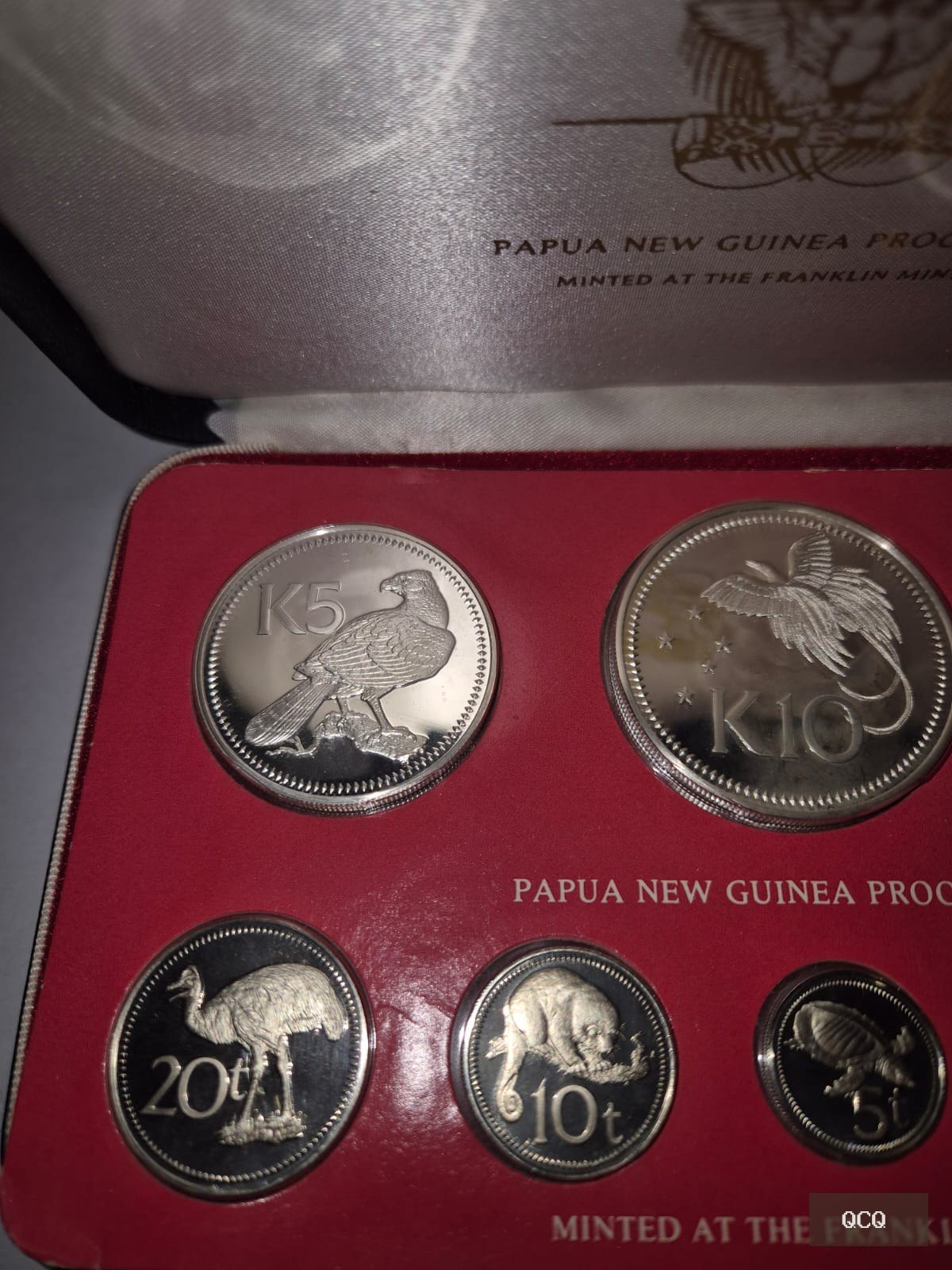 Photo 3 de Coffret Franklin Mint 1978 – Papouasie-Nouvelle-Guinée – 8 monnaies Proof dont 2 en argent