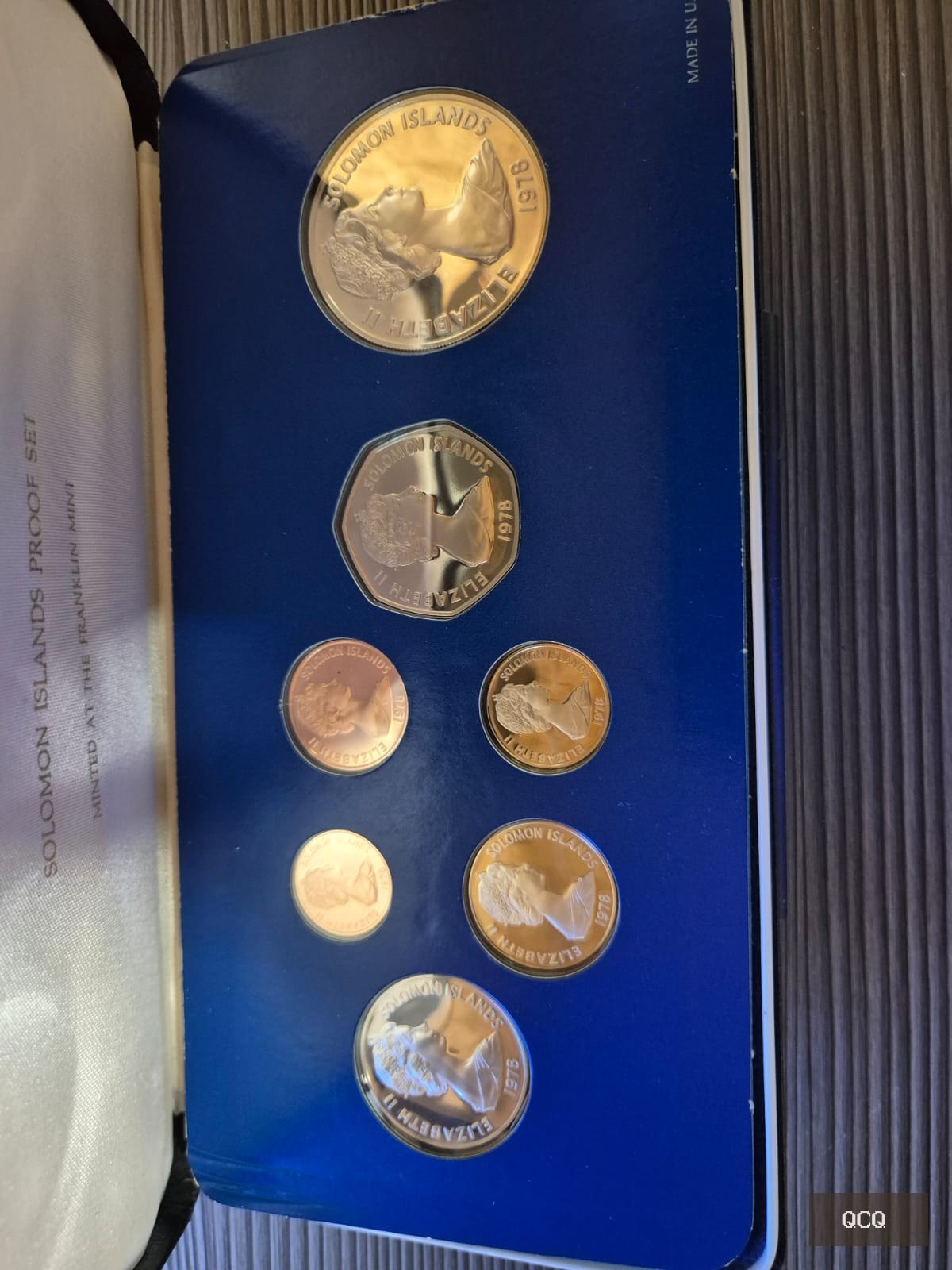 Photo 3 de Coffret Proof Îles Salomon 1978 – 7 pièces Franklin Mint – 5 dollars argent