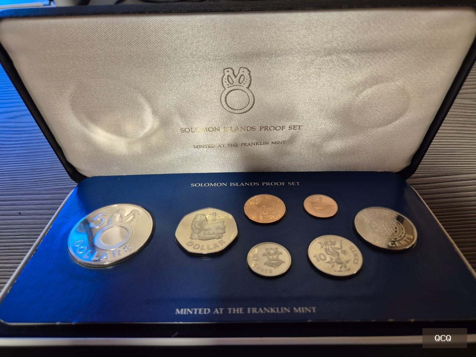 Photo 2 de Coffret Proof Îles Salomon 1978 – 7 pièces Franklin Mint – 5 dollars argent